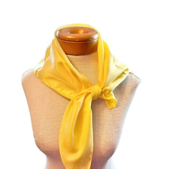 100% Polyester Yellow Scarf Made In Italy - Picture 1 of 7